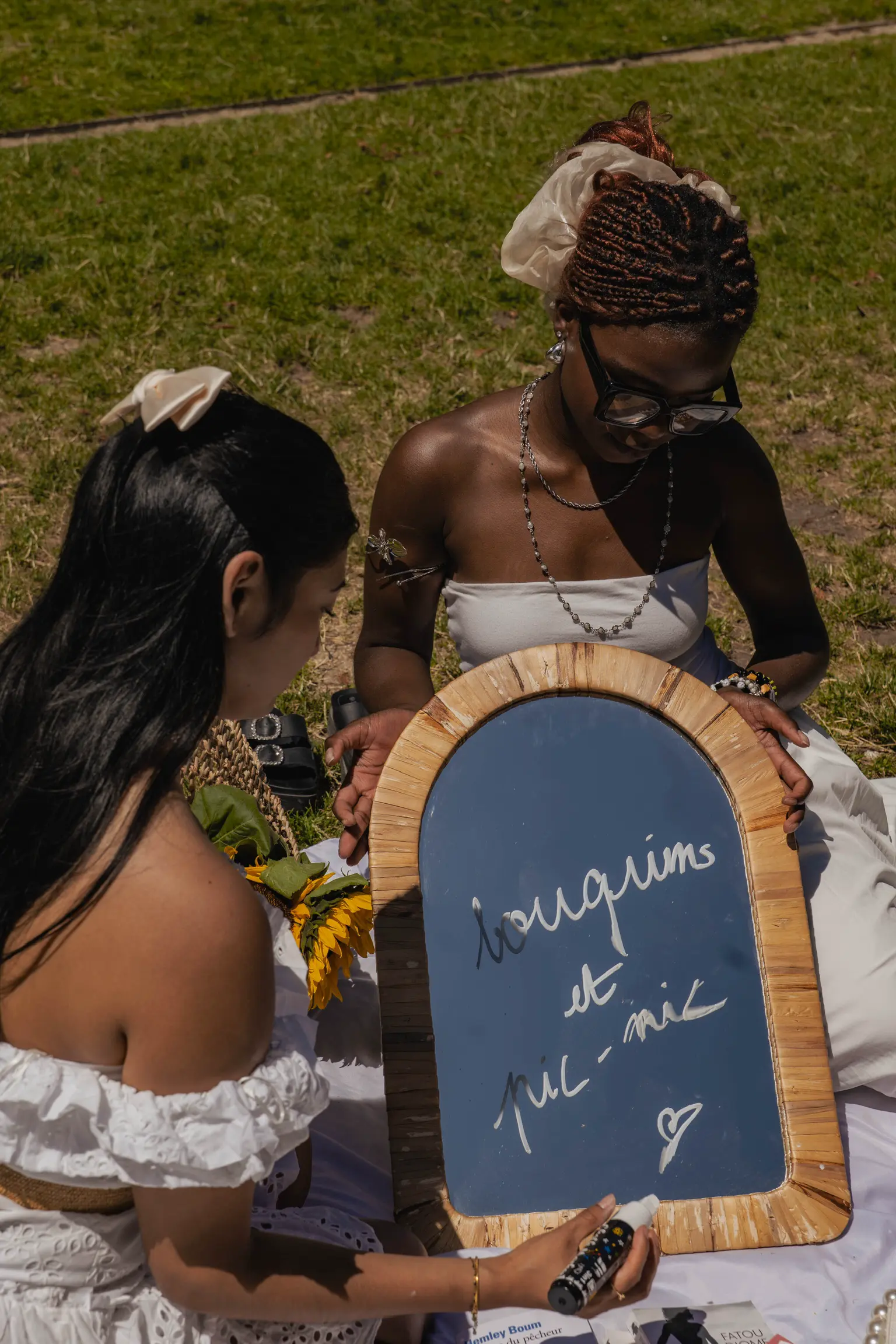 Séance de création de contenu avec équipements de prise de vue